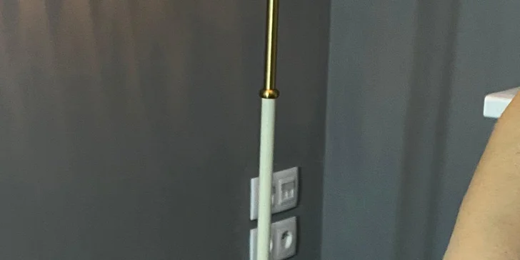 Při komplexní masáži pracuje masérka s trigger pointy i bloudivým nervem. 