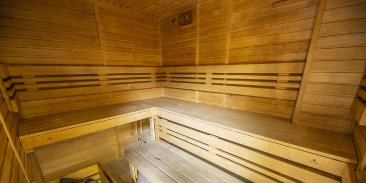 Milovníci relaxu môžu zamieriť do wellness centra.  Čaká na vás oddych v saune alebo na masáži.