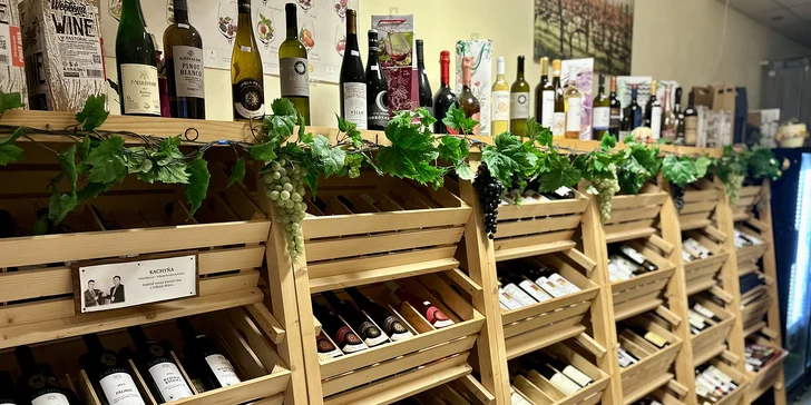 Najdete tu vína např. z vinařství Kachyňa, Popela, Maděřič, Kruza nebo Bavory. 