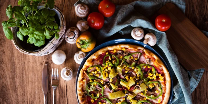  Určite vás poteší, že v rámci voucheru máte pizzu z domáceho cesta podľa vlastného výberu zdarma. 