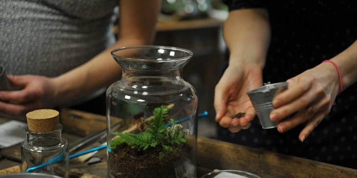 Dorazit můžete také na 30minutový workshop výroby malé mechové lahvičky.