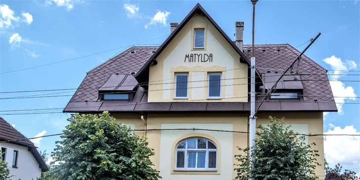 Parkování máte zajištěné přímo u apartmánového domu.