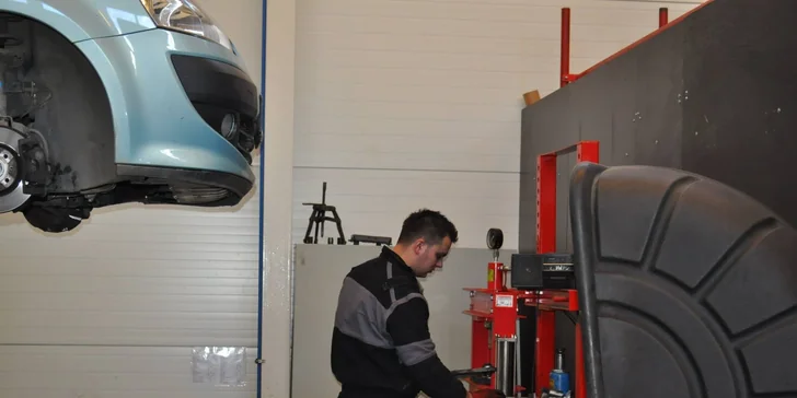 Precízne vyváženie kolies vrátane 100 g vyvažovacieho materiálu v cene.