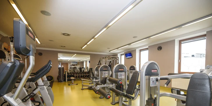 Po celou dobu pobytu máte i neomezený vstup do hotelového fitness s moderními stroji StarTrac.