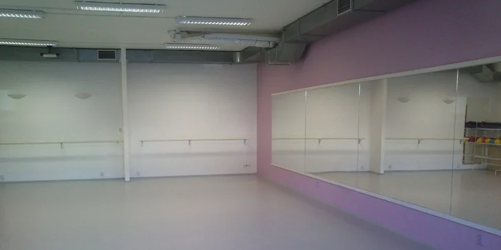 Tančit, skákat, točit se a skotačit budou v Tanečním centru BackStage.