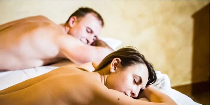 Všechny balíčky zahrnují 2 hodiny v saunovém světě a masáž. 