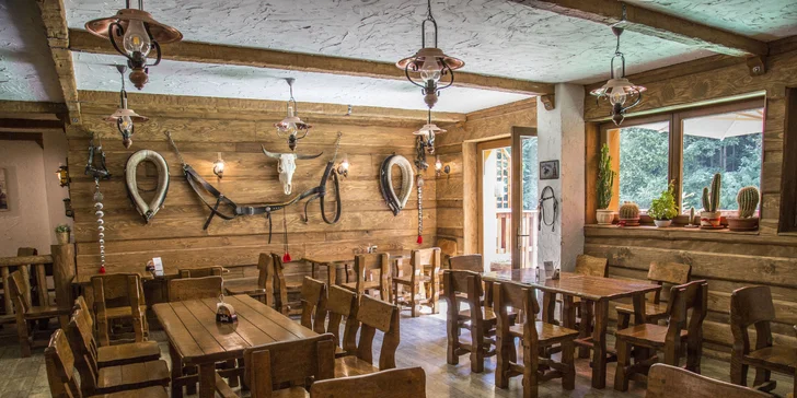 V restauraci i celém areálu mají doplňky vyladěné do detailu.