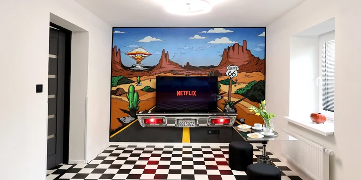 TV polička je vyrobená z nárazníka.