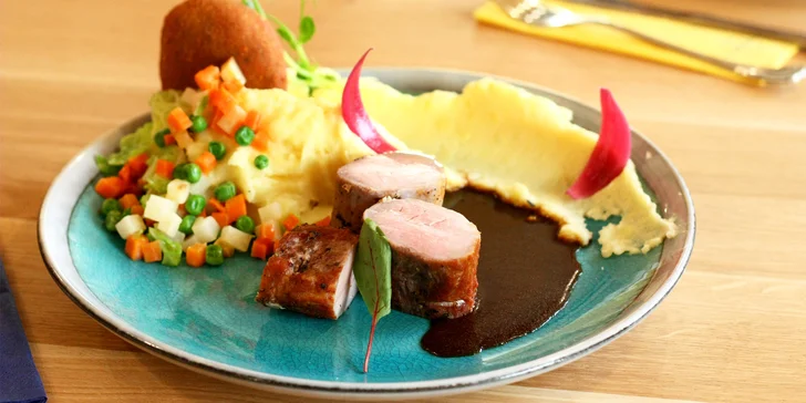 Ochutnáte tu totiž degustační menu hned o třech chodech. 
