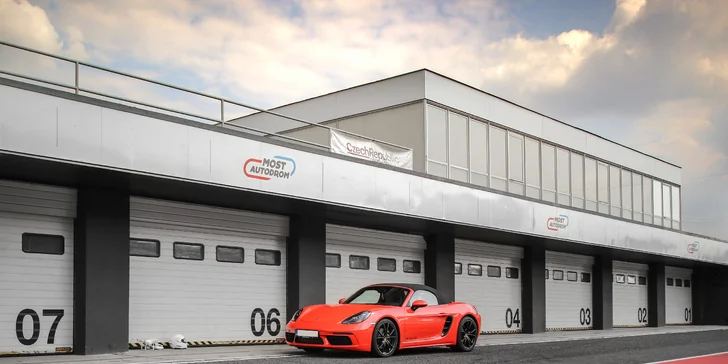 1–5 kol na závodním okruhu Autodrom Most v Porsche s Radkem Vrtalem
