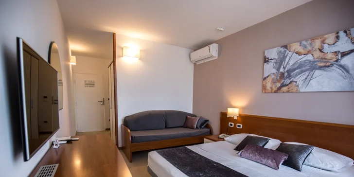 Ubytujete sa v dvojlôžkovej izbe typu Standard s rozlohou 19 m² s možnosťou jednej prístelky.