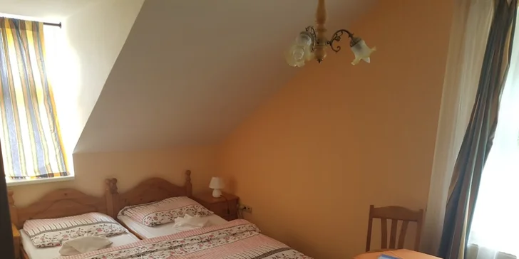 Připravený pro vás bude dvoulůžkový pokoj.