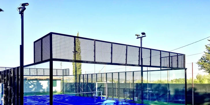 Aktivní hosté mohou vybít energii ve fitness, při plážovém volejbalu, malém fotbalu nebo na padelovém kurtu, který je nejnovějším hitem. 