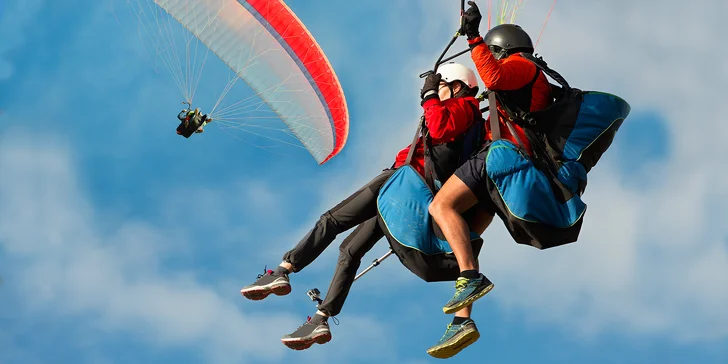 Nebeský zážitek pro každého: Tandemový paragliding a video