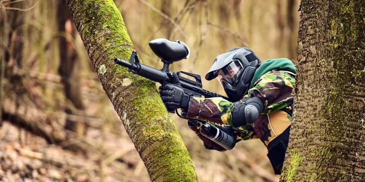 Neomezená hra paintballu včetně kuliček a vybavení v Aiglově lomu