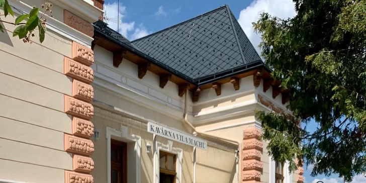 Budova v sebe spája noblesu secesného štýlu a anglického vidieka.
