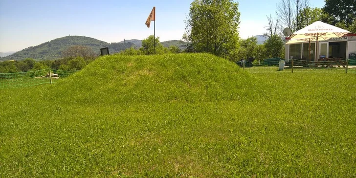 Zahrajete si ho ve FotbalParku Rybí, který se nachází zhruba půl jízdy od Ostravy.