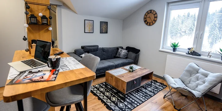 V ponuke sú dvojlôžkové izby Standard a Deluxe aj s výhľadom na hory alebo apartmány rodinného typu Deluxe Suite. 