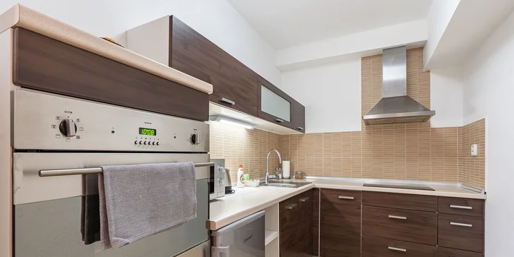 V každém apartmánu najdete kompletně vybavenou kuchyň.