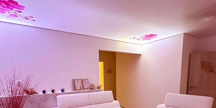Ošetření pro citlivou pleť využívá jemnou masáž a pečlivě vybrané přípravky, které pomáhají zklidnit pokožku a posílit její obranyschopnost.