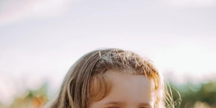 Opravdové úsměvy vám pomůže zachytit profesionální focení s Uliana Photo přímo v Praze.