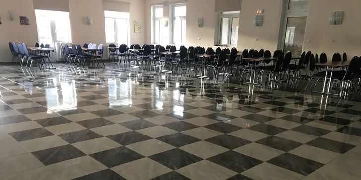 Tady pravidelně probíhají taneční večery.