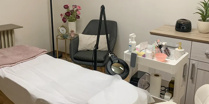 Na úvod vás čeká pečlivá diagnostika pleti a podle ní pak procedura přesně podle aktuálních potřeb vaší pokožky. 