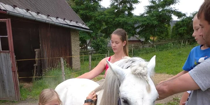 Vše vám vysvětlí ještě před jízdou a samozřejmě na vás bude instruktor neustále dohlížet. 