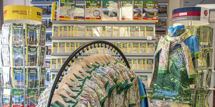 Součástí muzea je i prodejna turistických, cykloturistických a malovaných map a knih z edice Česko z nebe a Čarovné Česko. Nechybí ani oblíbená kolekce MAP Fashion. 
