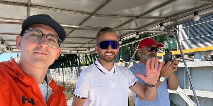 Dvoudenní kurz (celkem 6 h) je určen pro začátečníky i pokročilé. 