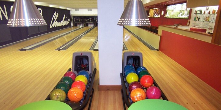 1 hodina bowlingu až pro 6 hráčů v Bowling Baru Chmelnice