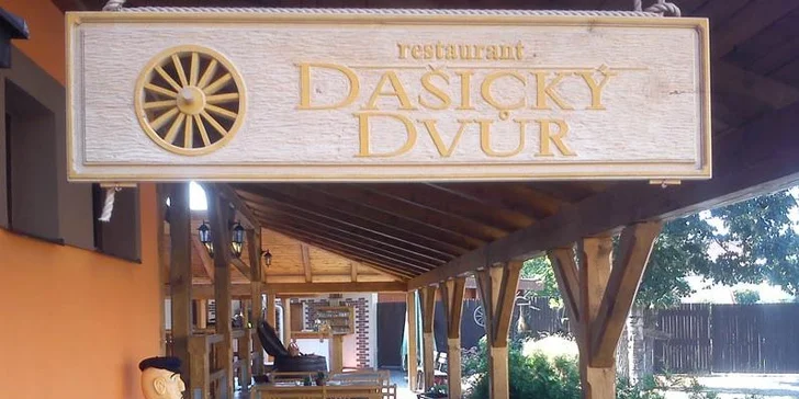 Steak z krkovičky nebo lehký salát s kuřetem v Dašickém Dvoře