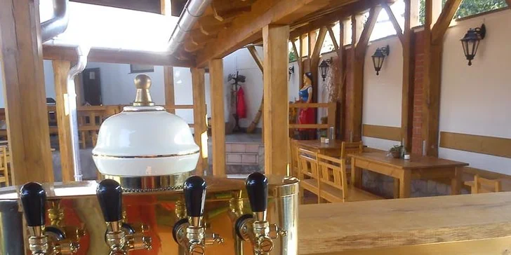 Steak z krkovičky nebo lehký salát s kuřetem v Dašickém Dvoře