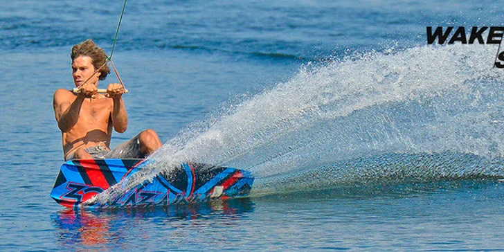 Wakeboarding či vodní lyžování na Seči