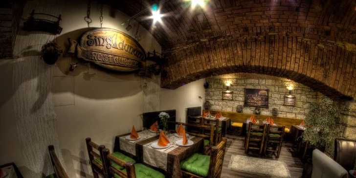 2× gurmánská pljeskavice v balkánské restauraci