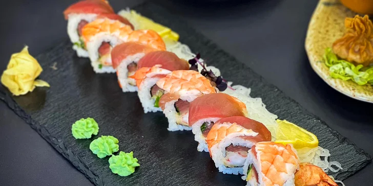 Omakase znamená v překladu "Nechte to na nás" - kousky sushi vybere kuchař dle aktuální nabídky.