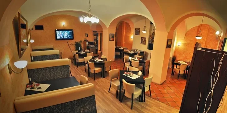 Italské menu pro dva vč. dezertu v pizzerii Santa Maria