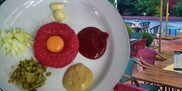 200g tataráček s 8 topinkami v restauraci Granada