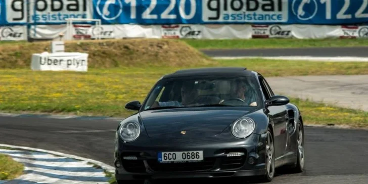 Závodní den se supersporty na okruhu Sosnová