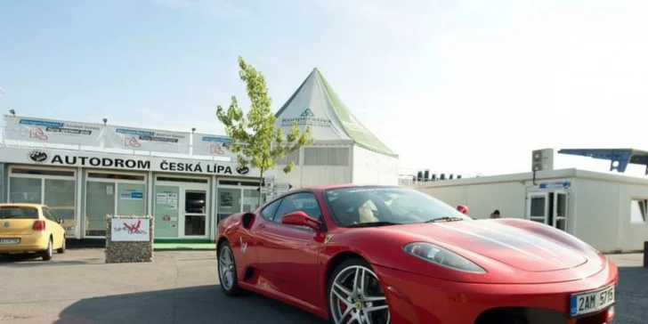 Závodní den se supersporty na okruhu Sosnová