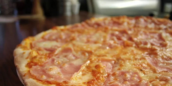 Italské menu pro dva vč. dezertu v pizzerii Santa Maria