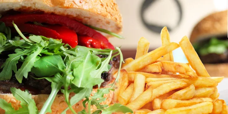 Dva luxusní burgery a hranolky U Bílého beránka