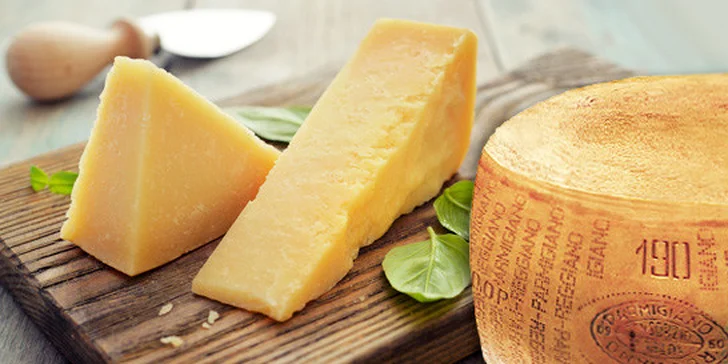 0,5 kg pravého italského parmezánu