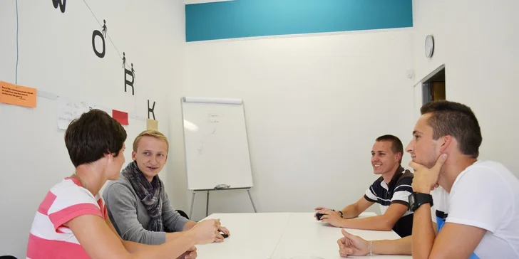 Ušetřete za pronájem celé kanceláře a pronajměte si pracovní místo