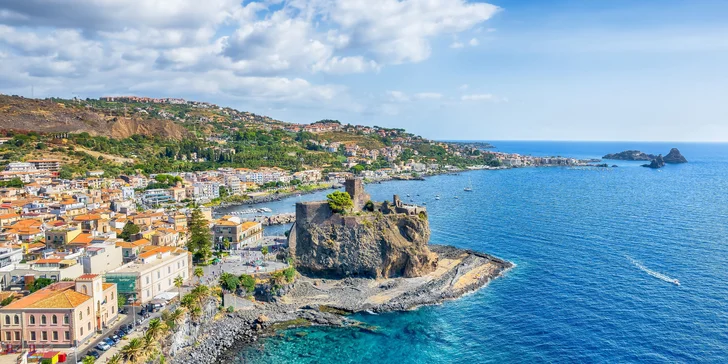 Bydlet budete v President Park Hotelu**** v malebné oblesti Aci Castello na předměstí Katánie.