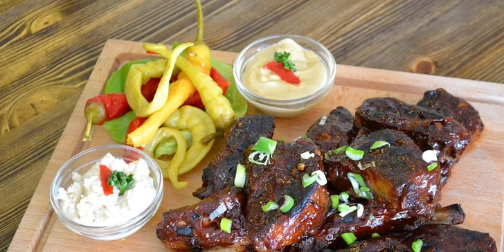 Marinovaná žebra s pivem nebo kančí steak pro dva