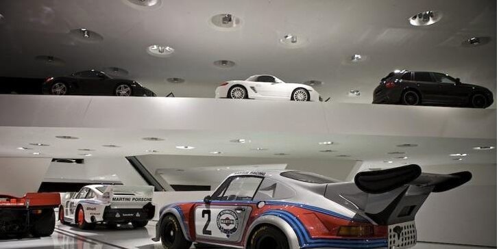 Celodenní výlet do muzea Porsche u Stuttgartu