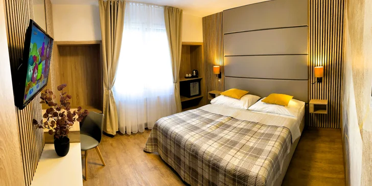 Ubytujete sa v dvoj- až štvorlôžkovej izbe alebo apartmáne.