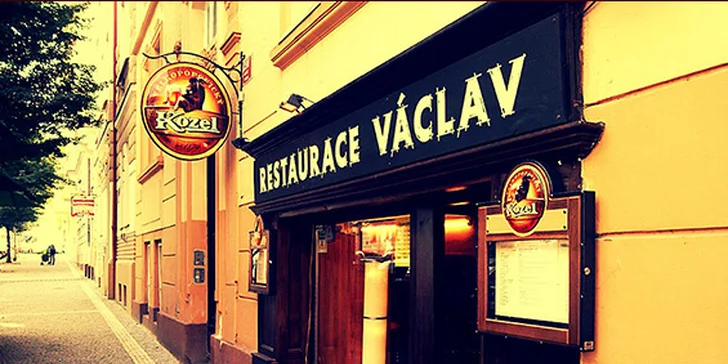 Křídla a domácí burgery v hospůdce u Hradčanské
