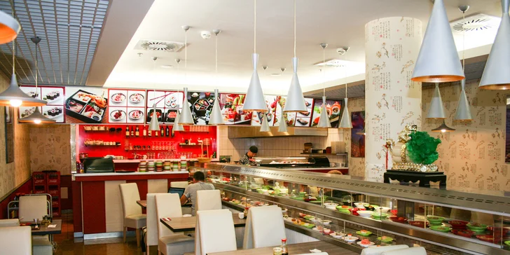 Výběr ze 4 sushi menu v podniku Ginza na Floře